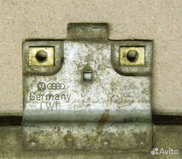 Стекло двери задней правой VW Golf 2