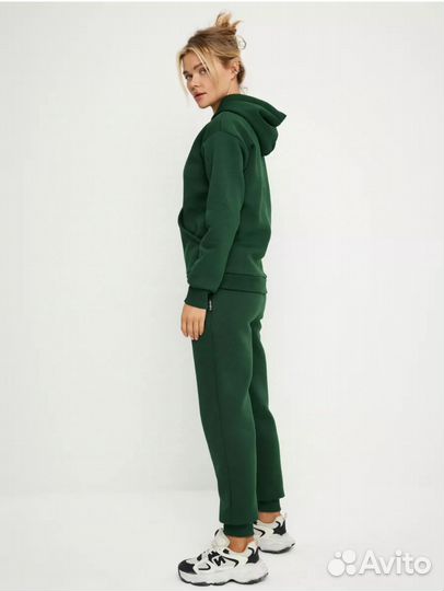 Костюм спортивный