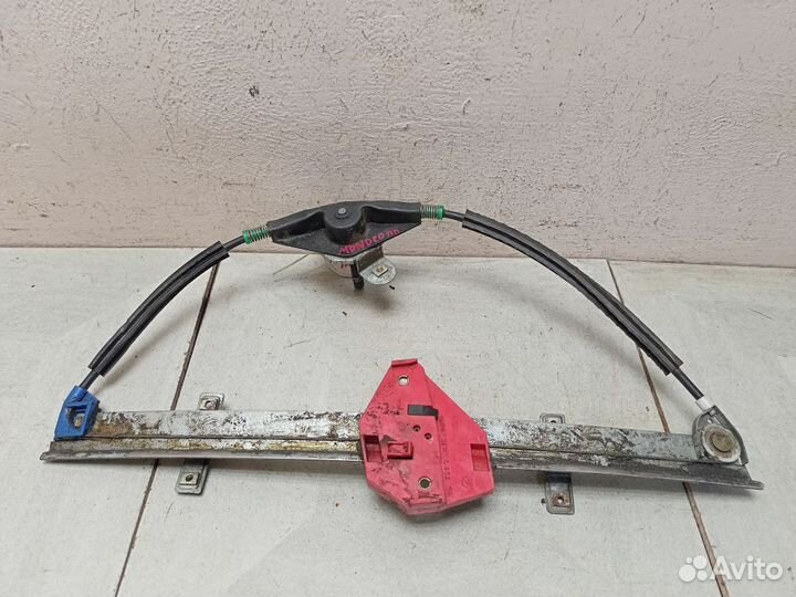 Стеклоподъемник механический передний левый 105977