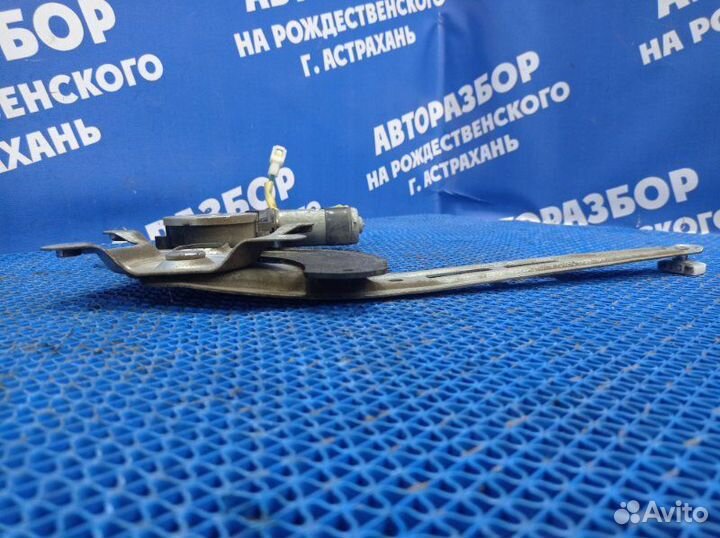 Задний левый стеклоподъёмник Geely Mk седан