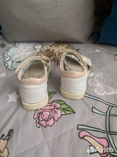 Сандалии для девочки