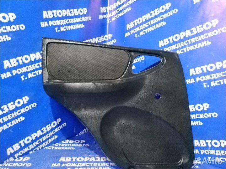 Задняя левая обшивка двери Chevrolet Niva