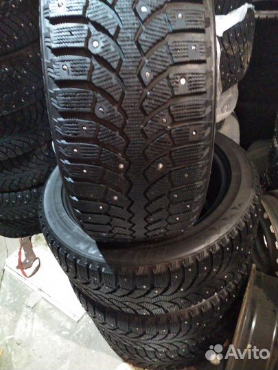 Bridgestone Blizzak Spike-01 225/50 R17