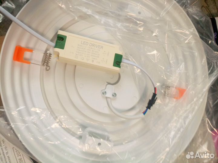 Светильник накладной светодиодный