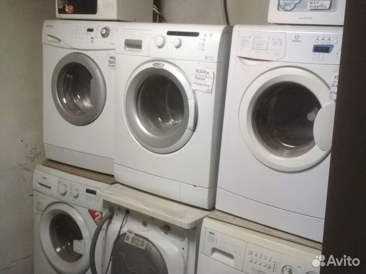Новая рабочая стиральная машинка