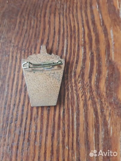 Значок памятный Бухенвальд, времен СССР