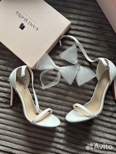 Босоножки с бантом 38