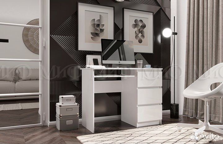 Письменный стол