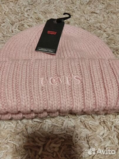 Шапка новая Levi's