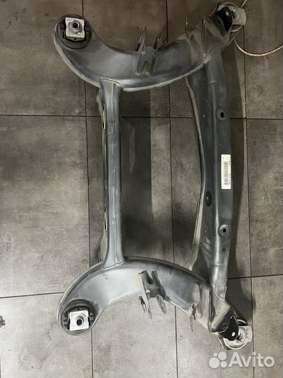 Подрамник Mercedes Е212 С204 Е213 С205