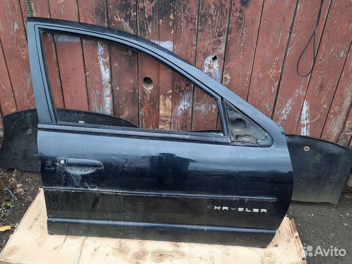 Передняя правая дверь chrysler cirrus