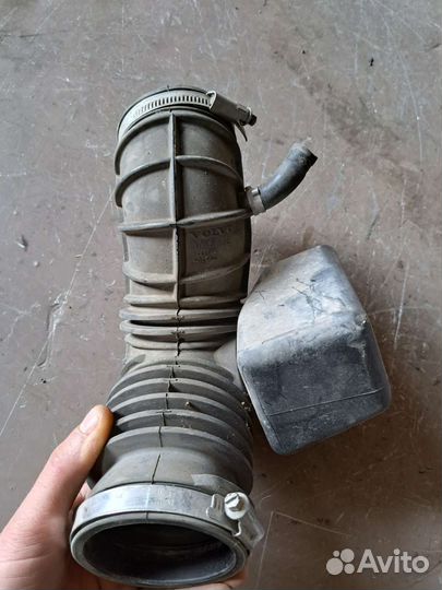 Патрубок воздушного фильтра Volvo S80