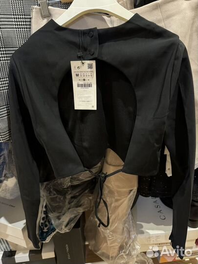 Новый топ Zara из высотехнологичной ткани