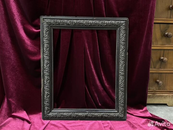 Рама деревянная с декором