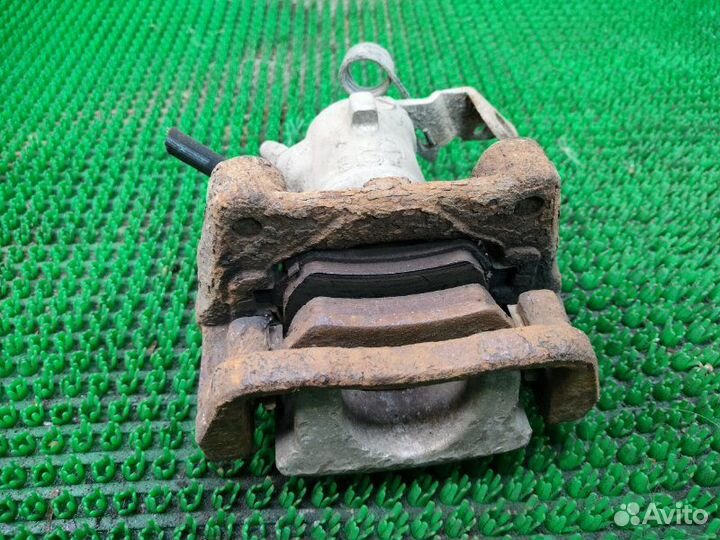 Суппорт задний правый Opel Astra H Z13DTH 2008