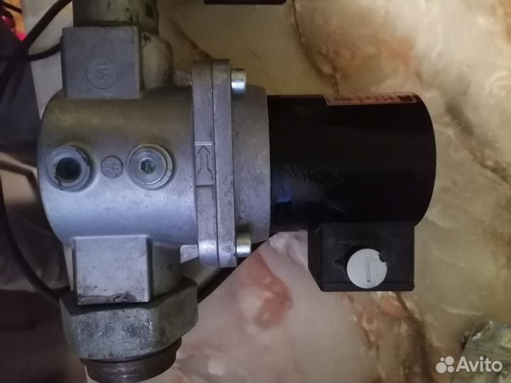 Газовый клапан Honyewell VE4040A 1.1/2