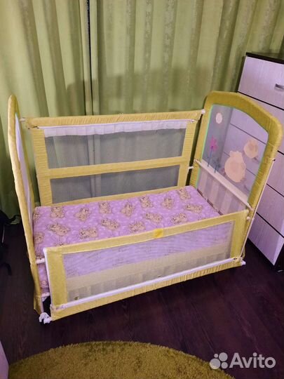Детская кроватка