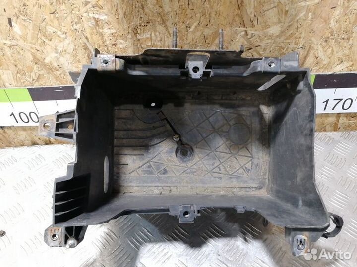 Крепление аккумулятора Renault Fluence 2010 2017