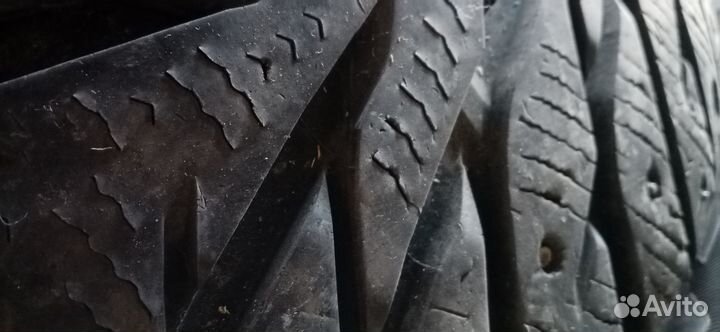 Yokohama Guardex F720 285/60 R18