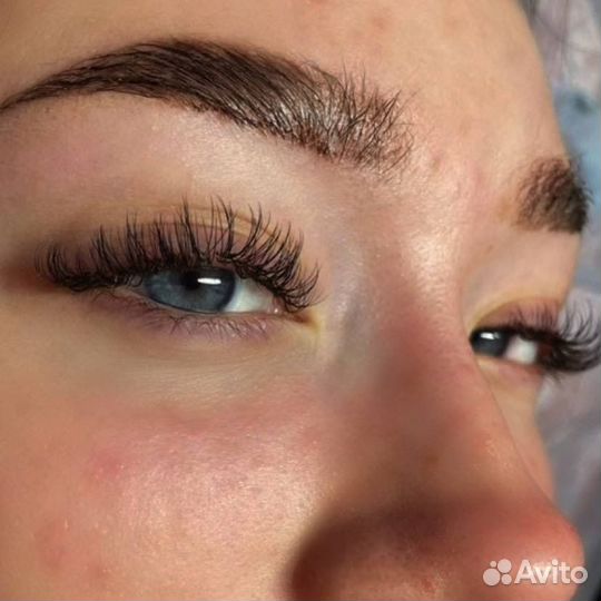 Модель на наращивание ресниц