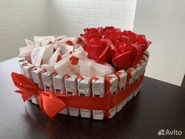 Сладкие букеты из киндеров на подарок