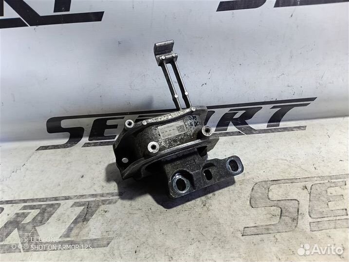 Подушка двигателя правая Skoda Superb III 1.6 dcxa