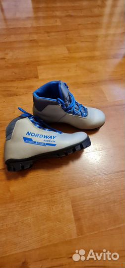 Лыжные ботинки р.36