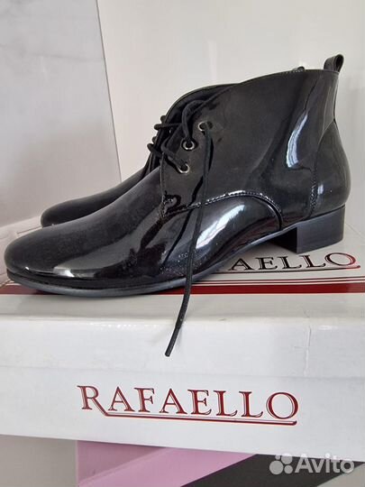 Ботильоны лаковые 40