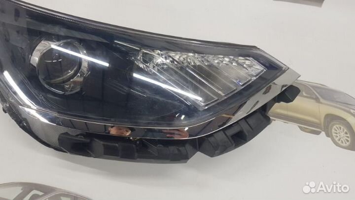Фара передняя правая Hyundai Sonata 8