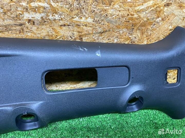 Обшивка стойки центральной Mercedes-Benz X-Class