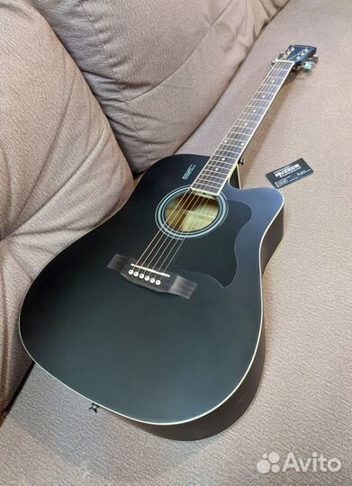 Гитара акустическая с чехлом
