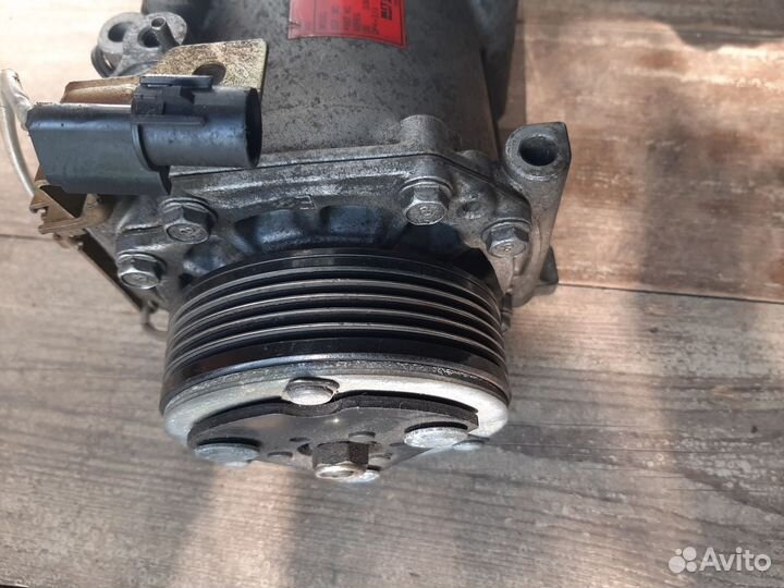 Компрессор кондиционера Mitsubishi Carisma 1.6