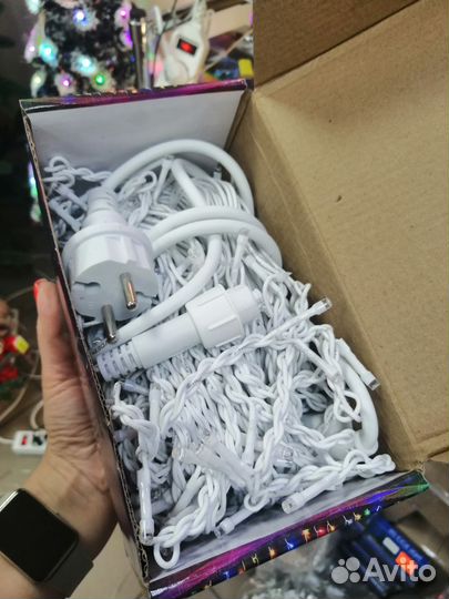 Световое украшение домов. Гирлянда-бахрома уличная