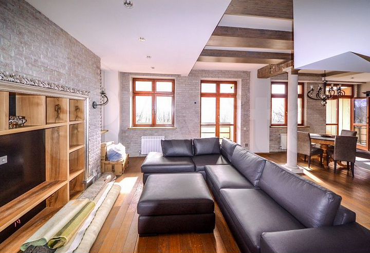 3-к. квартира, 135 м², 2/5 эт.