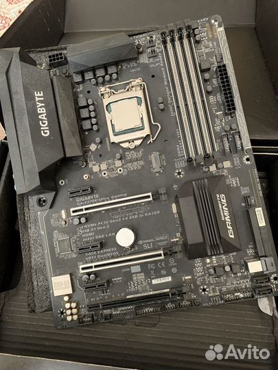 Материнская плата