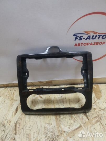Рамка магнитолы Ford Focus 2 универсал 1.6 hwda