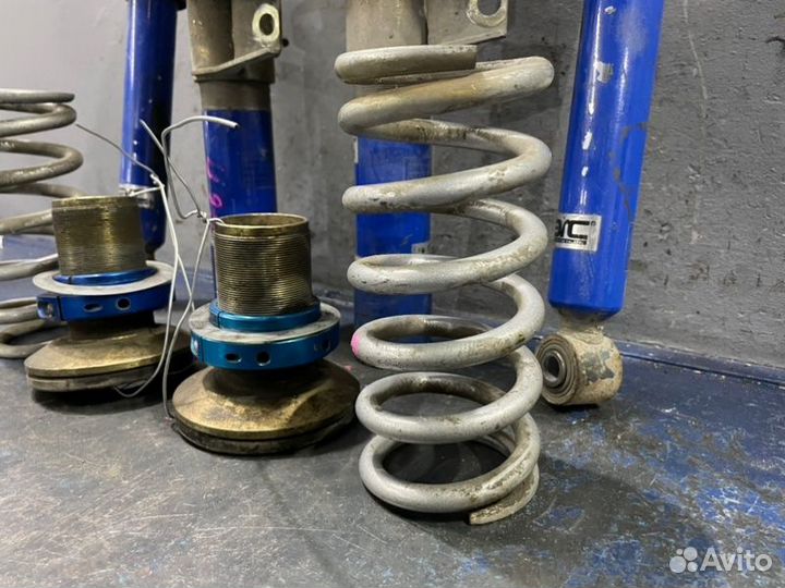 Стойки комплект Volkswagen Golf 6