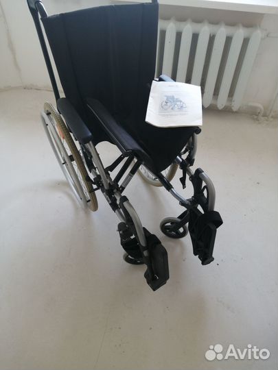 Инвалидное кресло-коляска 