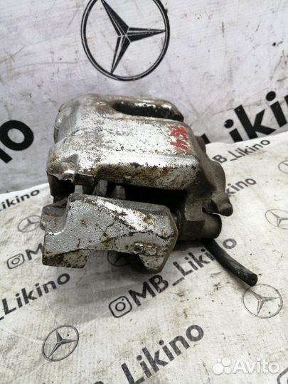 Суппорт передний правый Mercedes Ml W164