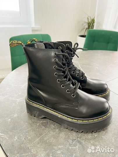 Ботинки женские мартинсы