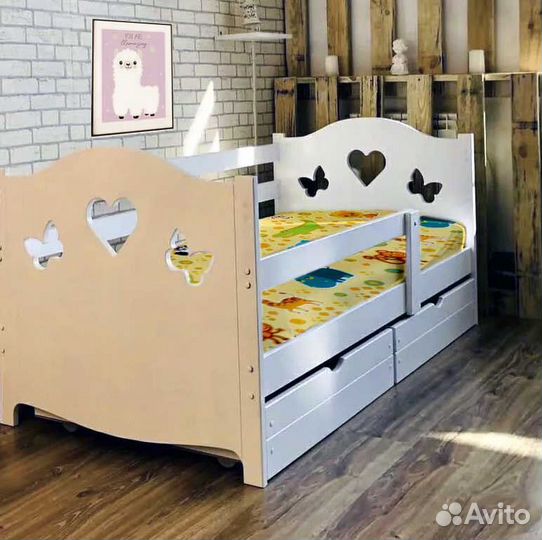 Кроватка с бортиком из натурального дерева сингл о