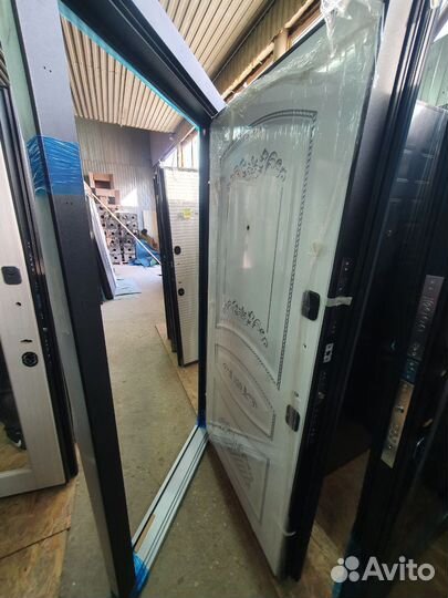 Дверь входная металлическая