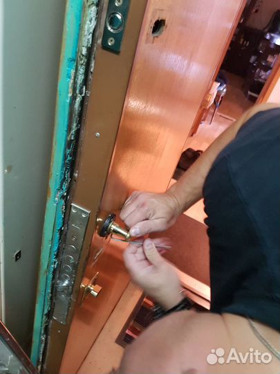 Вскрытие двери, замков, сейфа, автомобиля