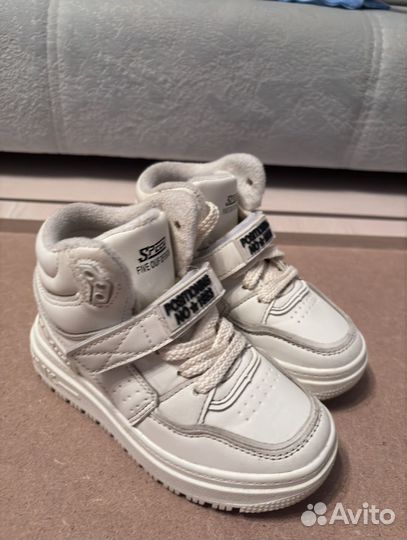 Кроссовки демисезонные