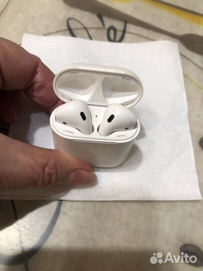 Беспроводные наушники apple airpods бу