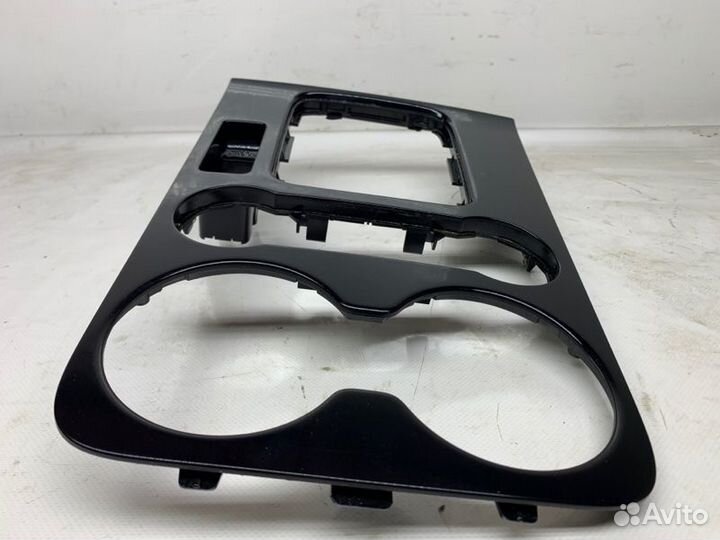 Накладка центральной консоли Volkswagen Touareg FL