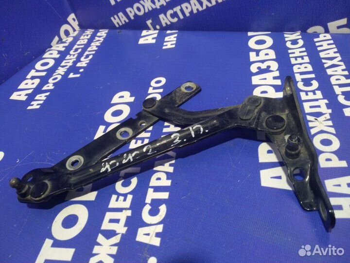 Петля крышки багажника Ford Focus 2 седан 2007