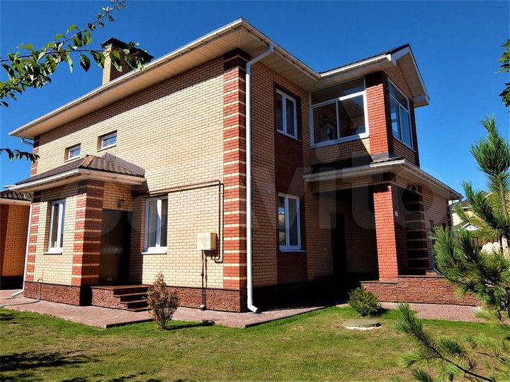 Дом 380 м² на участке 14 сот.