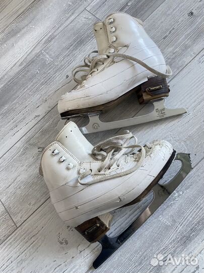 Фигурные коньки risport