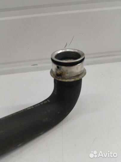 Патрубок охлаждения Mercedes w 204 m271